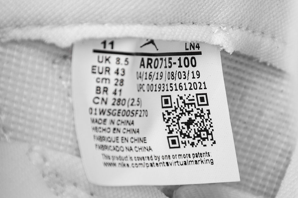 Miniaturbild: AJ11 Retro "White Metallic Silver"