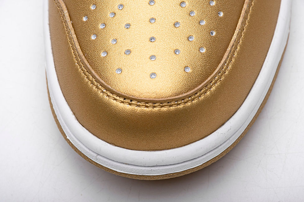Miniaturbild: SB Dunk Low OG Jewel "Swoosh Gold"