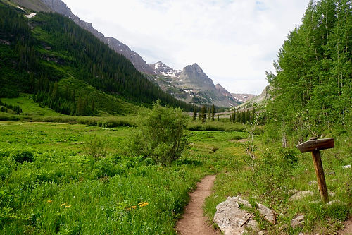 camping spots near crater lake