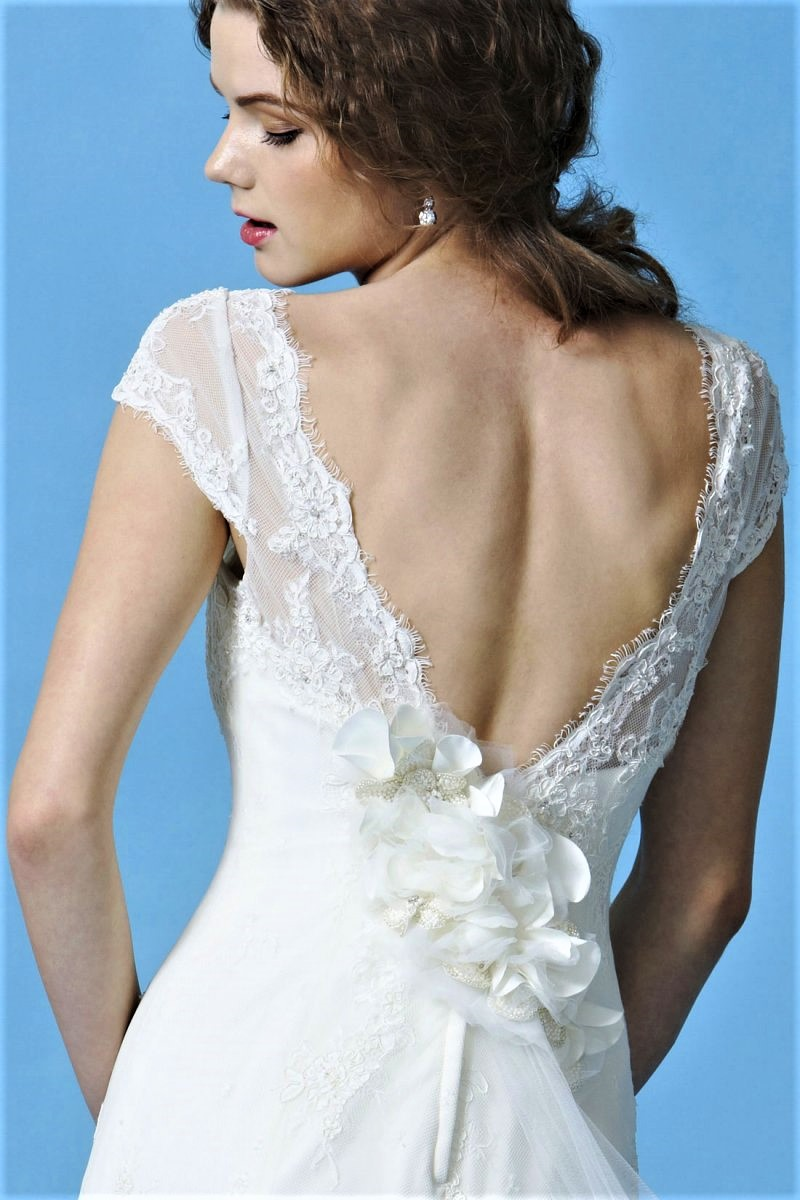 Thumbnail: Emma/Eden Bridal 2330