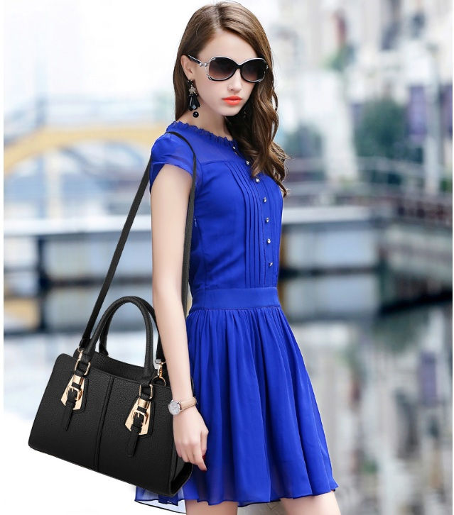 Thumbnail: Female Inclined Shoulder Bag