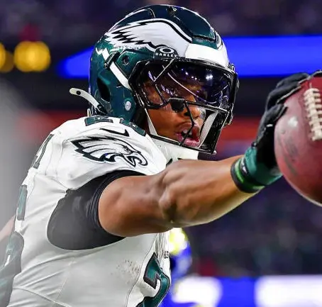 2025 NFL score predictions, odds, picks: Model unveils exact scores from 10,000 simulations
