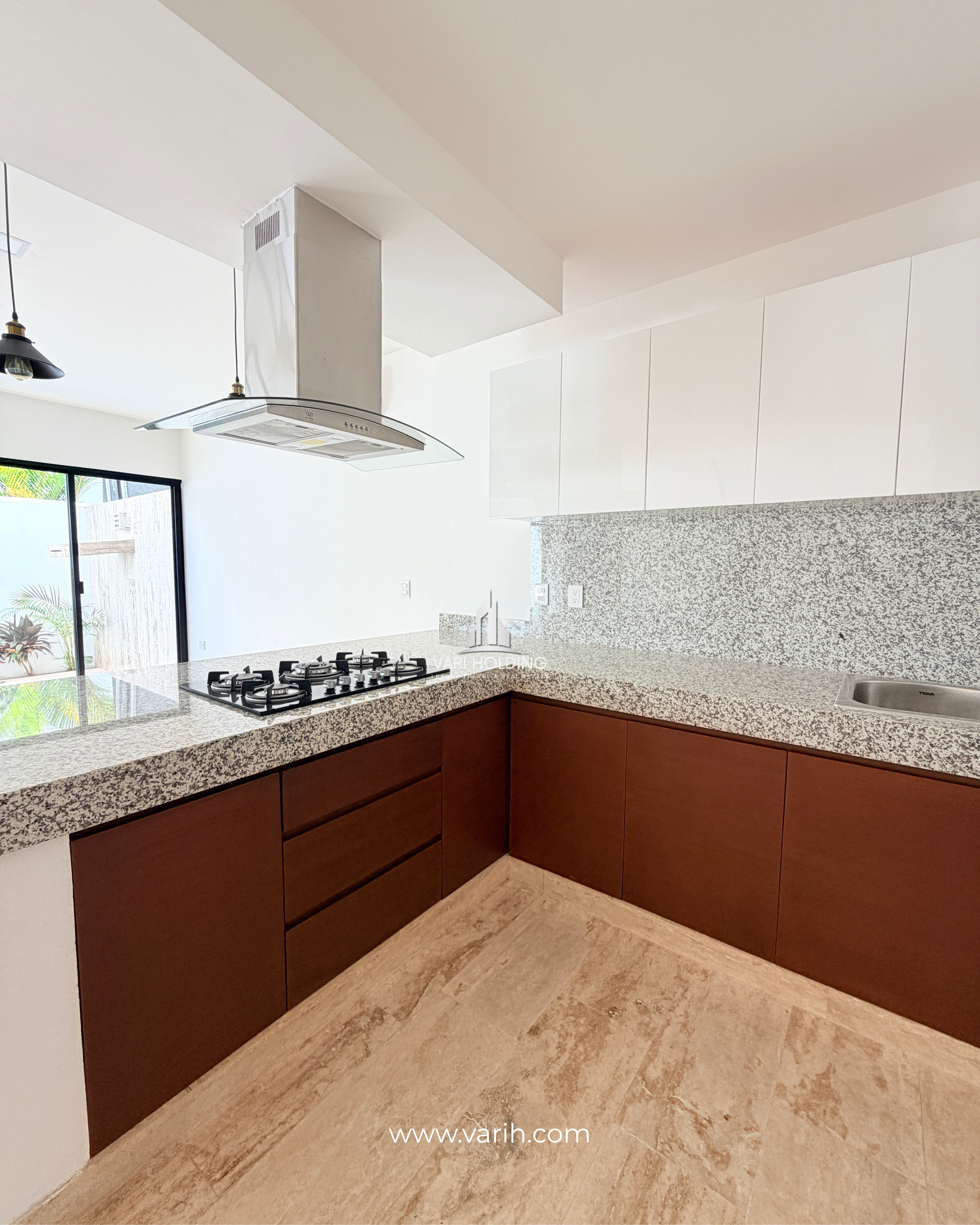 Imagen de Mármol, jardín y alberca privada en Residencial Río