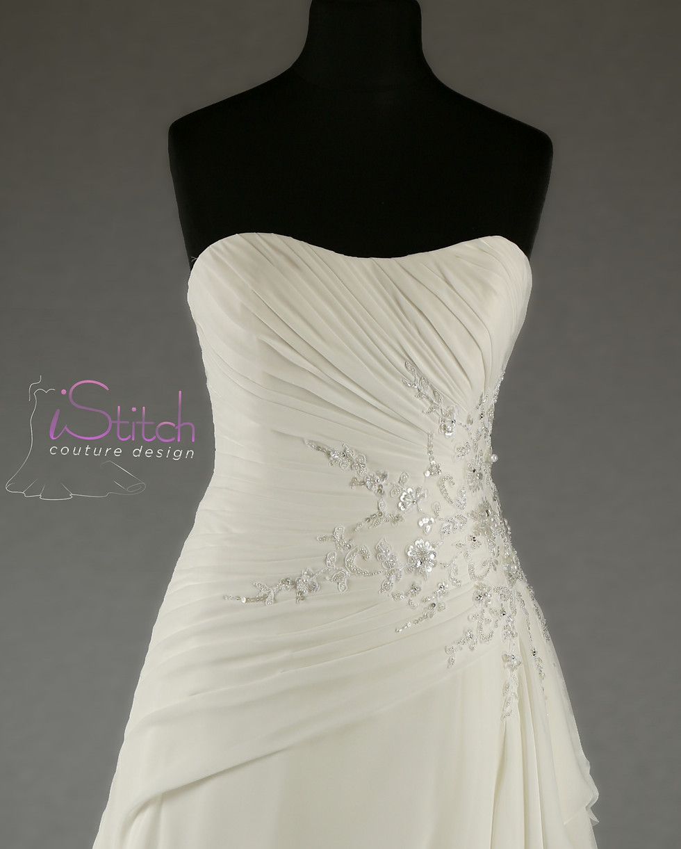 Thumbnail: 'Fiona' Lace Up Back Wedding Dress - Size 12-14