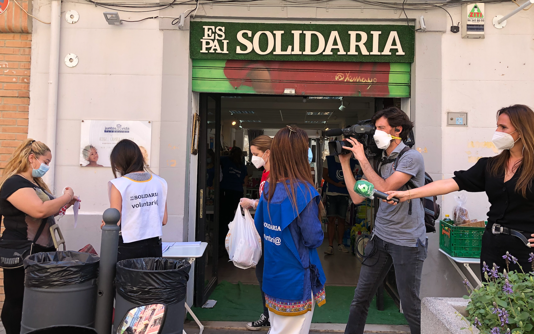 La Sexta. Al Rojo Vivo. Cajas Solidarias en Ruzafa.