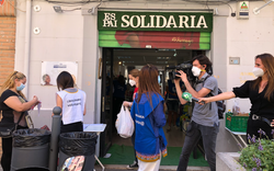 La Sexta. Al Rojo Vivo. Cajas Solidarias en Ruzafa.