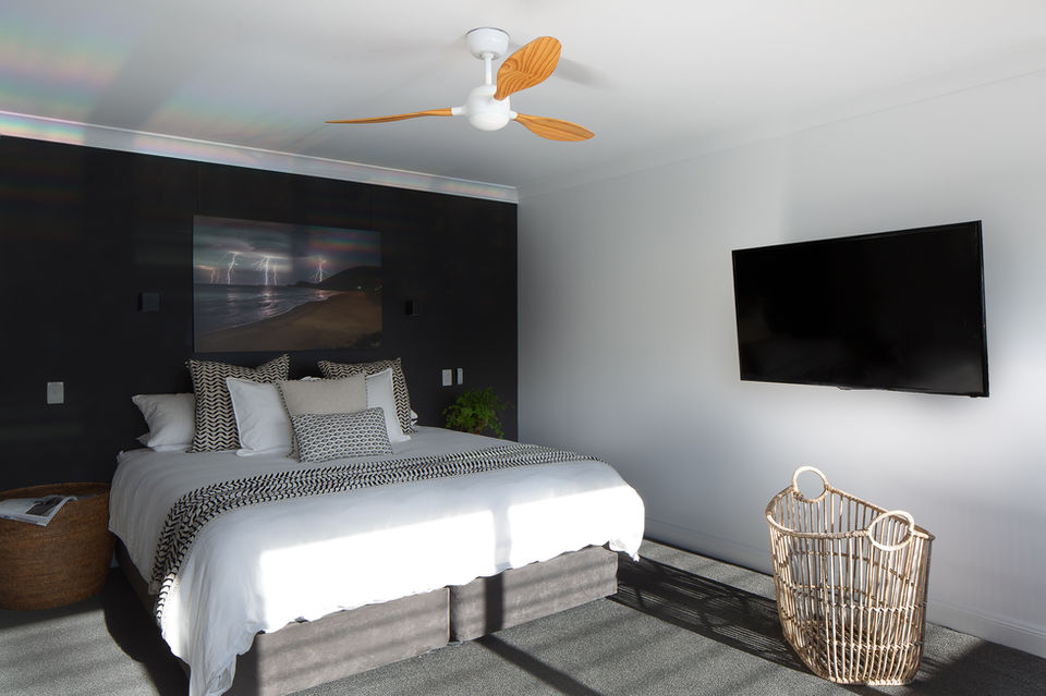 Luxury bedroom Swell at Blueys Beach