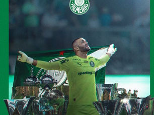 Weverton com a camisa do Palmeiras - x oficial Palmeiras