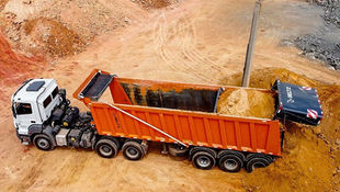 Descarga horizontal: Innovación que redefine la descarga de materiales