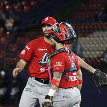 León en apretado juego, se queda con la serie