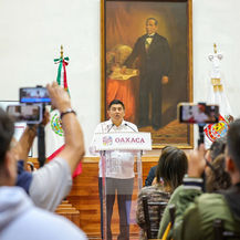 Anuncia Salomón Jara renuncias de integrantes de su gabinete