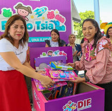 Llegan más donaciones de juguetes al DIF Oaxaca