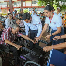 Entrega Irma Bolaños 251 aparatos funcionales en la Cuenca del Papaloapan