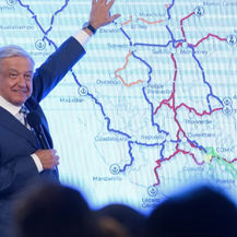 AMLO emitirá decreto para utilizar vías férreas en servicio de pasajeros