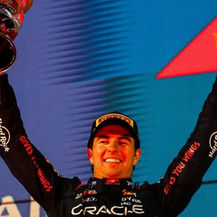 Red Bull dominante, logra el 1-2 en Bahrein con 'Mad' Maz y Checo Pérez