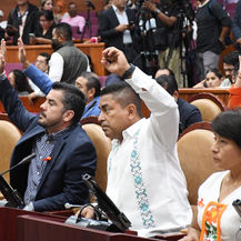 Cajones de estacionamiento deben contar con permisos, urgen congresistas