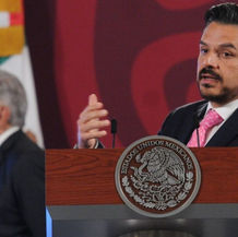 Zoé Robledo no irá por gubernatura de Chiapas; se queda en el IMSS