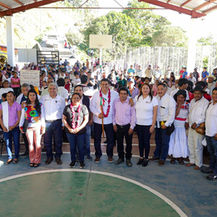 Llegan a San Miguel Yotao mejoras en educación, vivienda y caminos