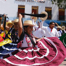 Comité Organizador de la Guelaguetza 2024 anunció a las delegaciones que participarán en los Lunes del Cerro