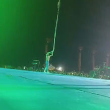 VIDEO: Una mujer muere tras caer durante un espectáculo de acrobacias aéreas en China