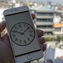 Un domingo de memes; Celulares adelantan el reloj una hora y crean confusión