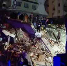 Terremoto devastador; hasta el momento contabilizan 2 mil 300 muertos en Turquía
