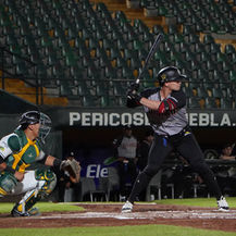 Guerreros viene de atrás y gana el juego inaugural en Puebla
