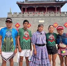 Mujeres de la Mixteca oaxaqueña conquistan la Gran Muralla China e imponen récord mundial