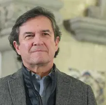 Edmundo Jacobo se aferra y con ayuda judicial vuelve como secretario ejecutivo del INE