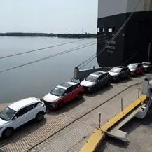 Autos chinos ‘inundan’ el puerto de Lázaro Cárdenas, el que más vehículos de importación recibe