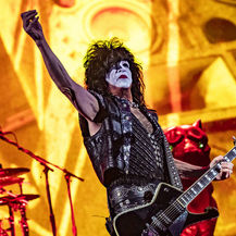 Vocalista de Kiss arremete contra los adultos que "normalizan" el cambio de sexo en niños
