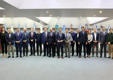 Se plantan los gobernadores: fracasó la negociación y le imponen su propia ley a Milei