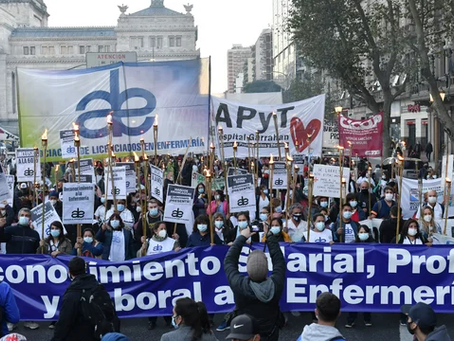 Enfermeros porteños marcharon para reclamar la inclusión de la actividad en el régimen de profesionales de la salud
