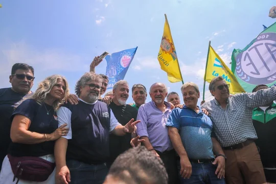Sindicatos de la CGT y las CTA marcharon en Córdoba contra la reforma laboral: críticas a los gobernadores