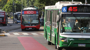 El boleto vuelve a subir y menos usuarios viajan en colectivo en el AMBA: -11% en marzo y -21% en abril