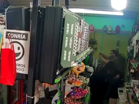 Asaltaron a un kiosquero a los tiros y sobrevivió gracias a las golosinas: "Me salvaron los chicles"