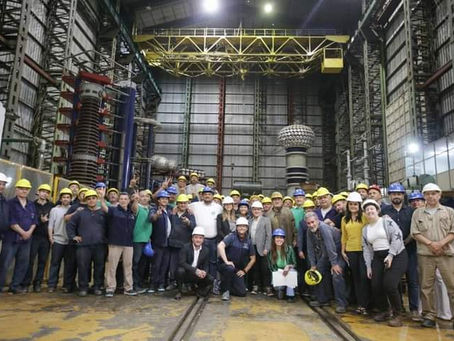 Mayra recorrió la fábrica Faraday donde dialogó con autoridades y trabajadores