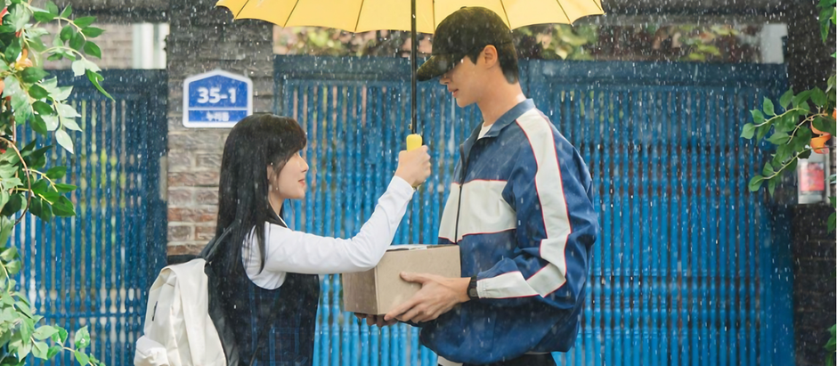 Lovely Runner Umbrella Scene