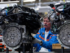 Europa mostra recuperação industrial enquanto Ásia enfrenta retração
