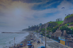 lima-peru-april-2-2017-beautiful-coast-of-pacific-ocean-in-miraflores-district-in-lima-per