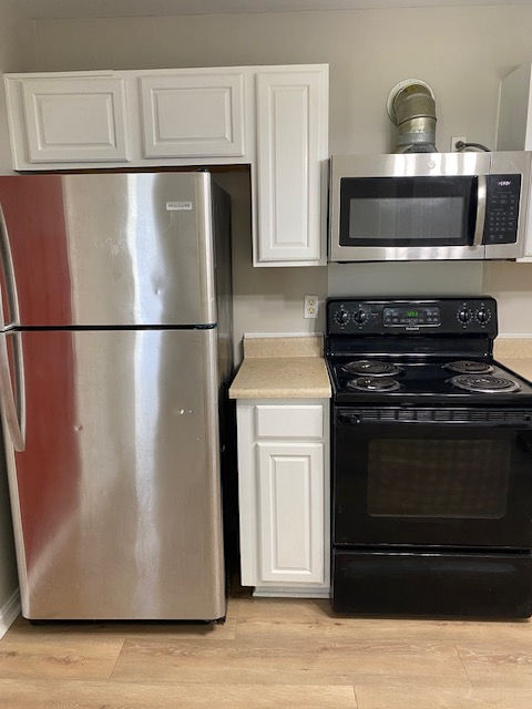 Thumbnail: 3229 Greenwood • 3 Bed, 2 Bath