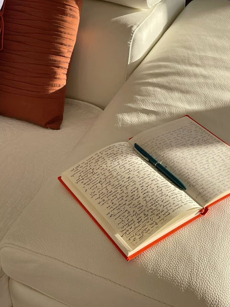 Morning Pages là gì? Thực hành viết buổi sáng thay đổi cách bạn bắt đầu ngày mới