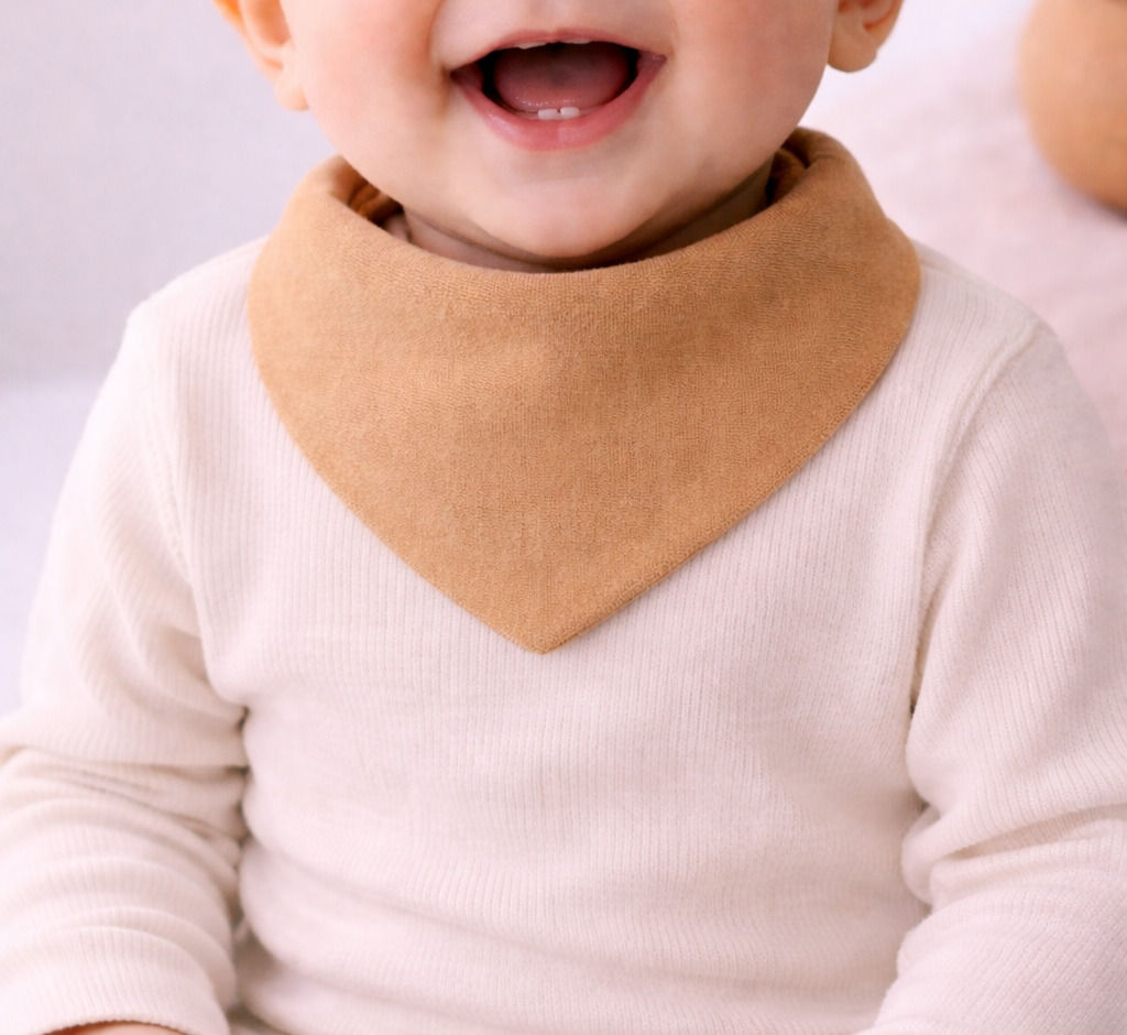Basic Lätzchen für Babys – weich, praktisch & handgemacht