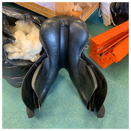 Flocking saddles