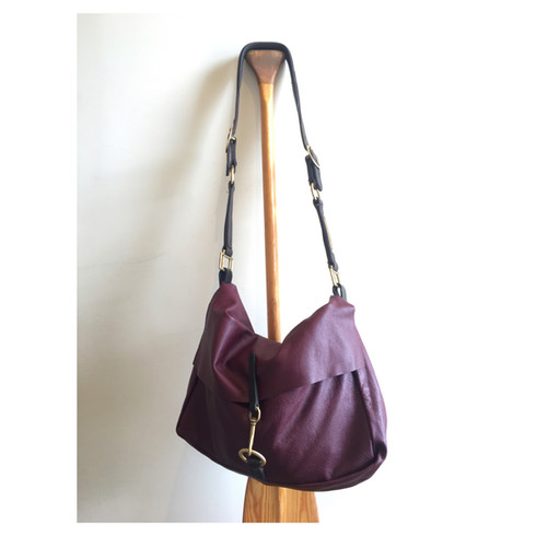 Slouch bag using horse's head collar