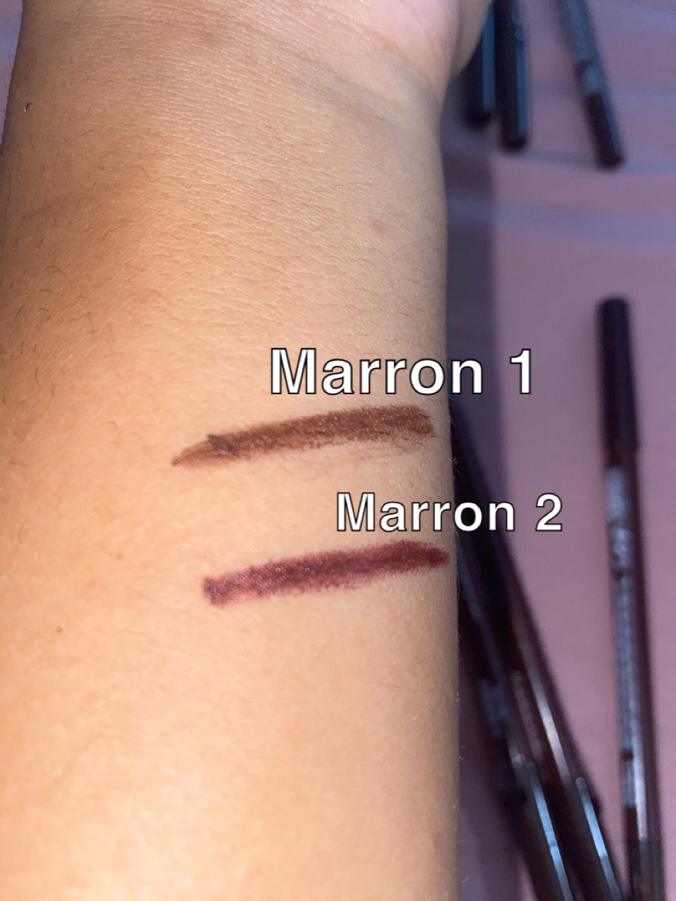 Miniature : Crayon pour les yeux waterproof 24H D’DONNA Marron 1