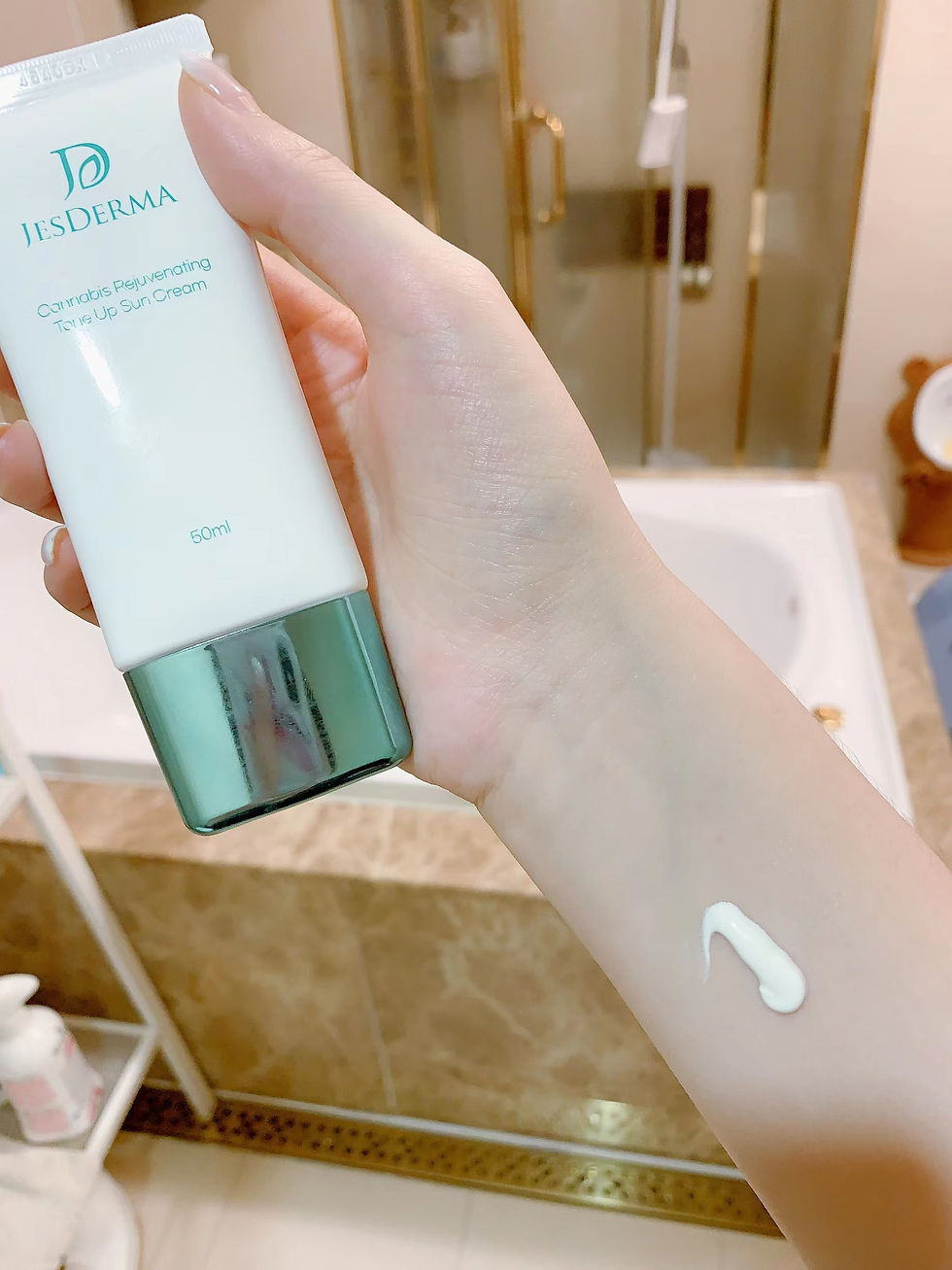 Jesderma Cannabis Rejuvenating Tone Up Sun Cream