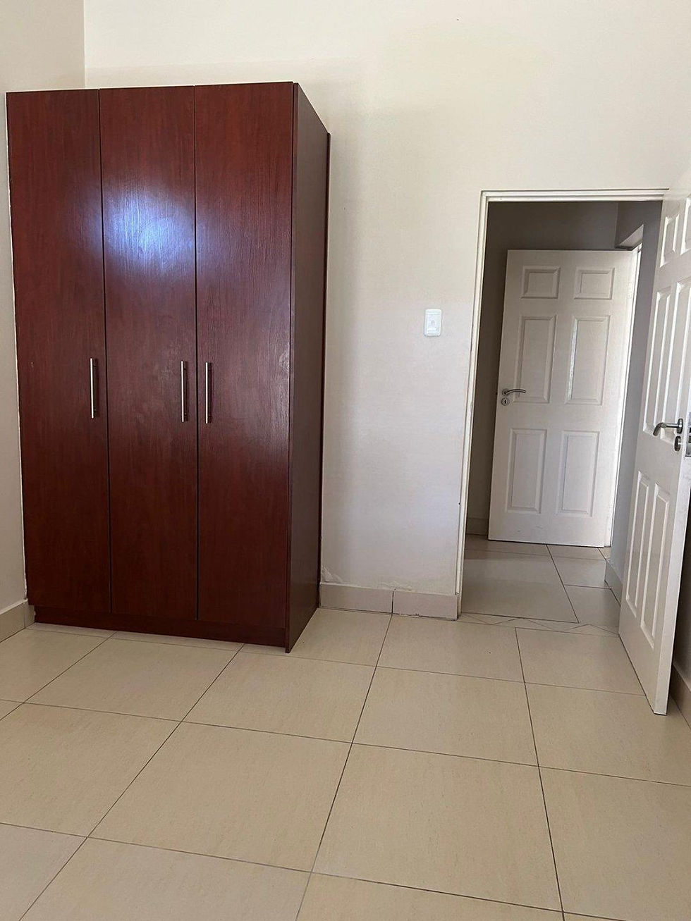 For Sale By Owner South Africa (FSBOSA)3 BEDROOM TOWNHOUSE FOR SALE IN SHELLYVALE
