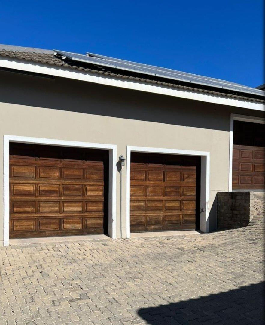 For Sale By Owner South Africa (FSBOSA)3 BEDROOM TOWNHOUSE FOR SALE IN SHELLYVALE