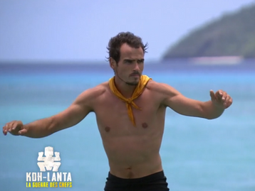 aurelien koh lanta epreuve d'équilibre tf1 télé réalité survie ile fidji la guerre des chefs torse nu equipe jaune
